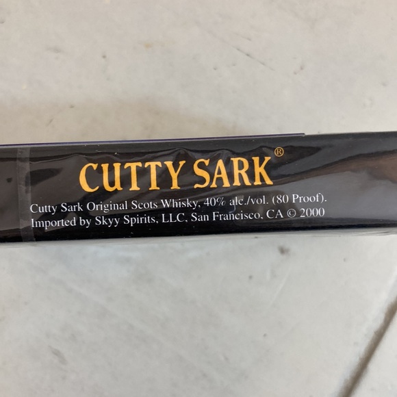 Cutty Sark Scots Whiskey vintage sailor pin up girl playing cards sealed in box - Picture 3 of 5